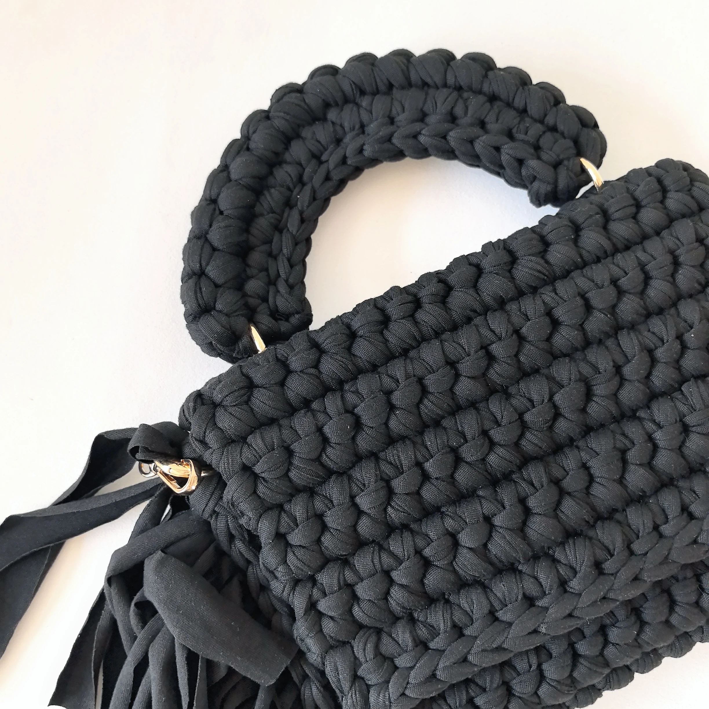 Good Quality New Arrival Women Handmade Solid Color Crochet Handbag T-shirt Yarn Tassel Crochet Shoulder Chain Bags