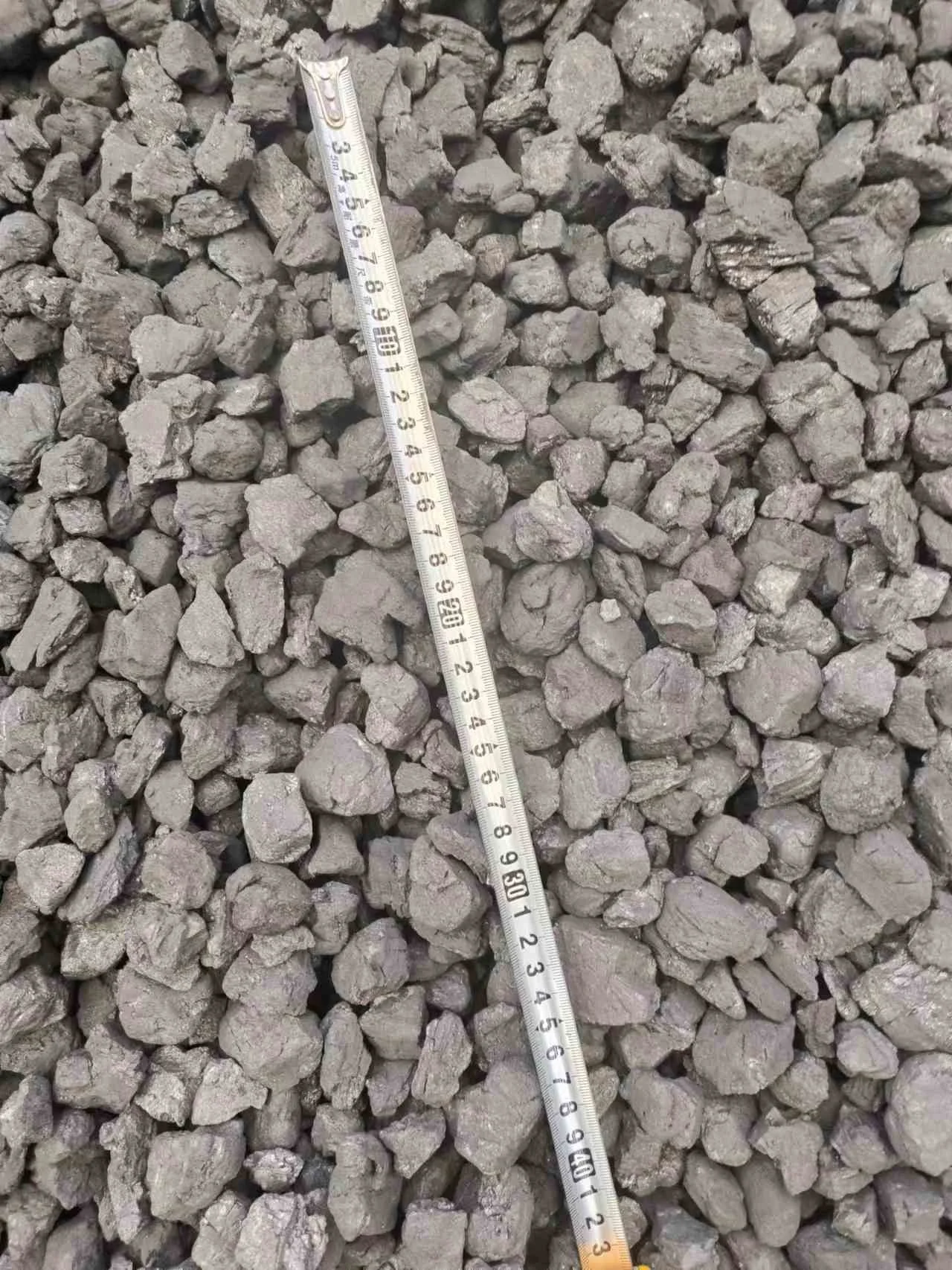 China Manufacturer 6-18mm 10-30mm Semi Coke for FeSi Production