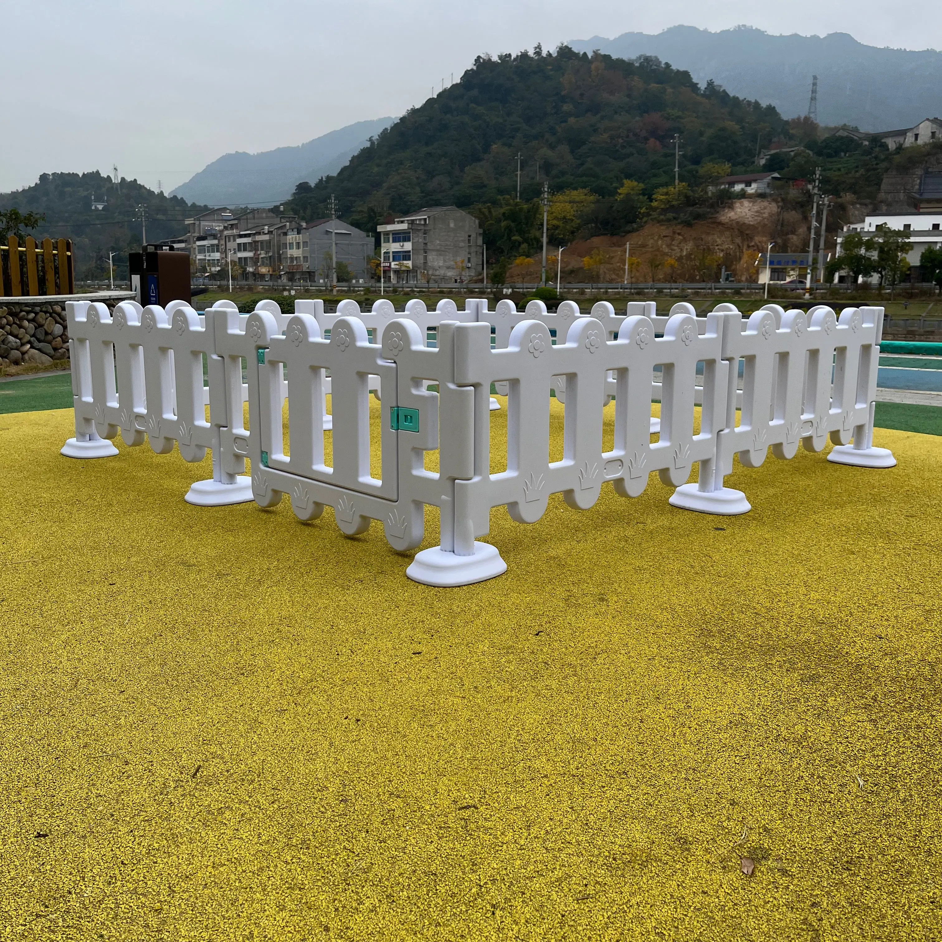 plastic fence gate ball pit kids play amusement park playground Plastic Backyard Playpen Soft Play Fence