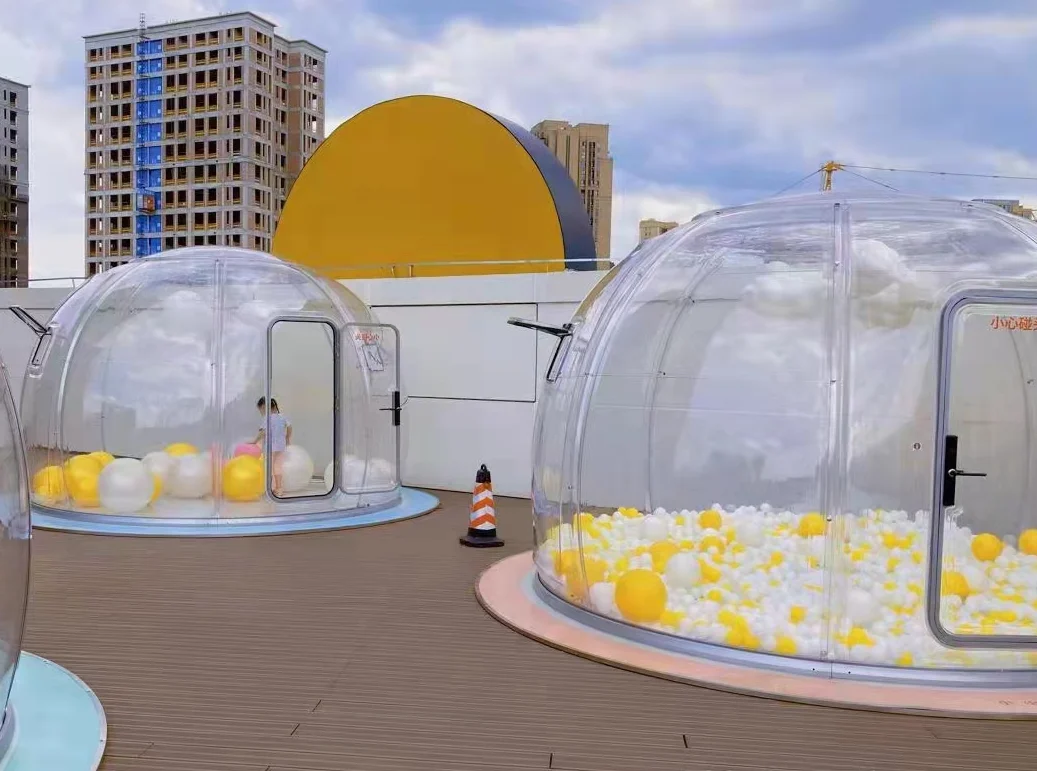 Polycarbonate Walk-in Garden Greenhouse Prefab Garden Dome Transparent Room Modern Family House For Hotel/Restaurant