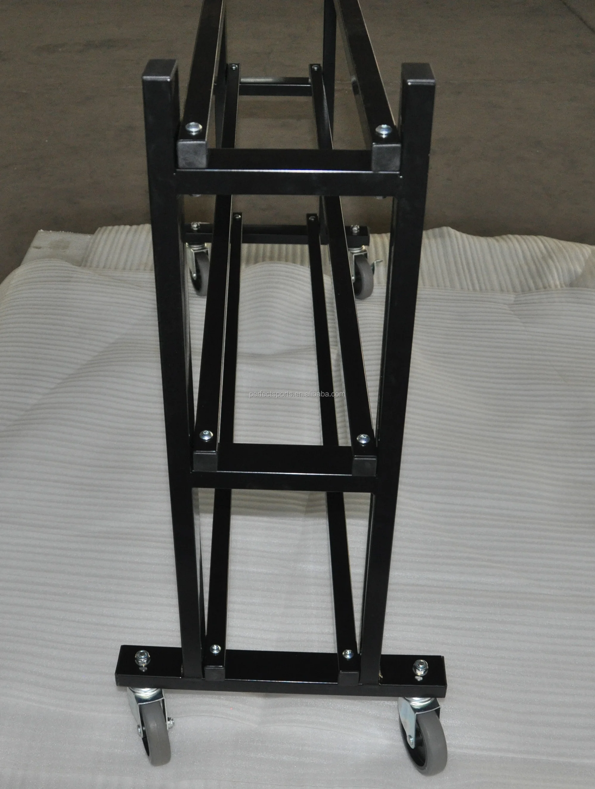 LOCKING BALL STORAGE CART