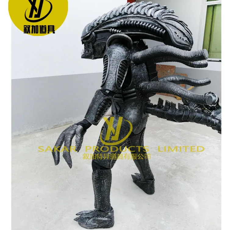 Customized Handmade Predator Costume Fiberglass Cartoon Life Size Alie ns For Sale