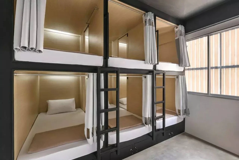 JZD factory Durable modern bed design wooden bunk beds hostel japanese sleeping pods for adults bed capsule hotel