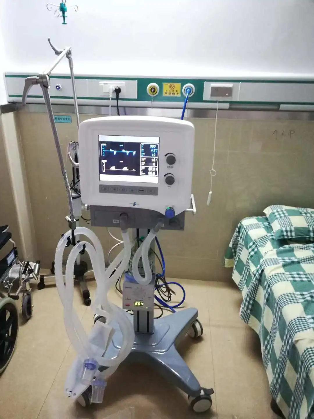 S1600 Replace Spontaneous Breathing ICU Ventilator Machine Basic Model
