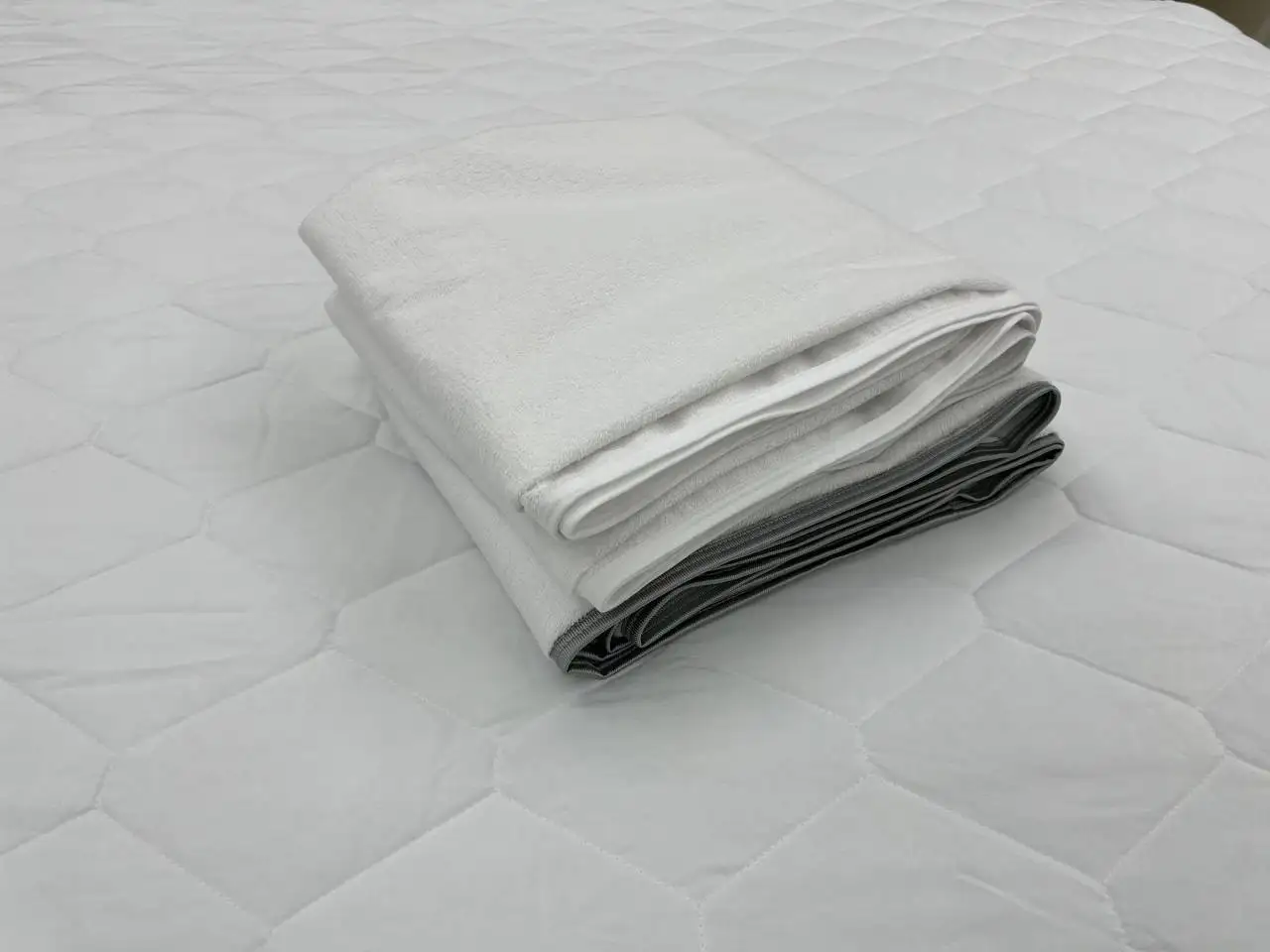 Terry Cloth Mattress Cover  Anti Allergy Pad Protector Waterproof Flat Bed Sheet With Elastic