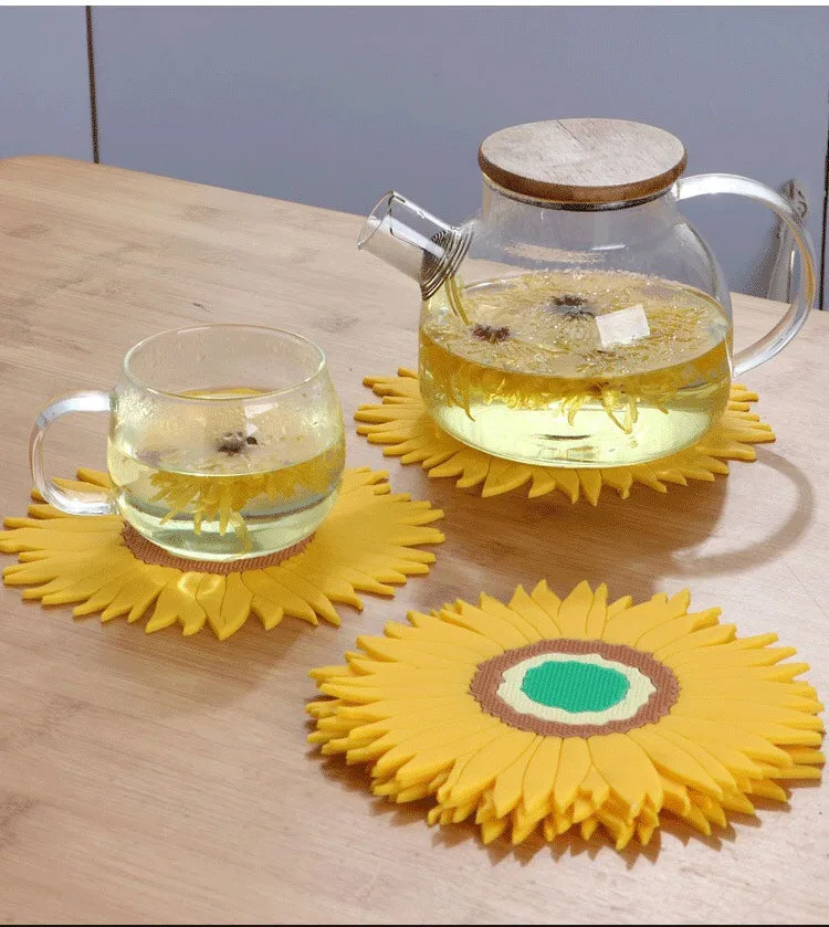 
New Design Sunflower Shaped Kitchen Dining Table Decoration Silicone Heat Insulation Resistant Mat 