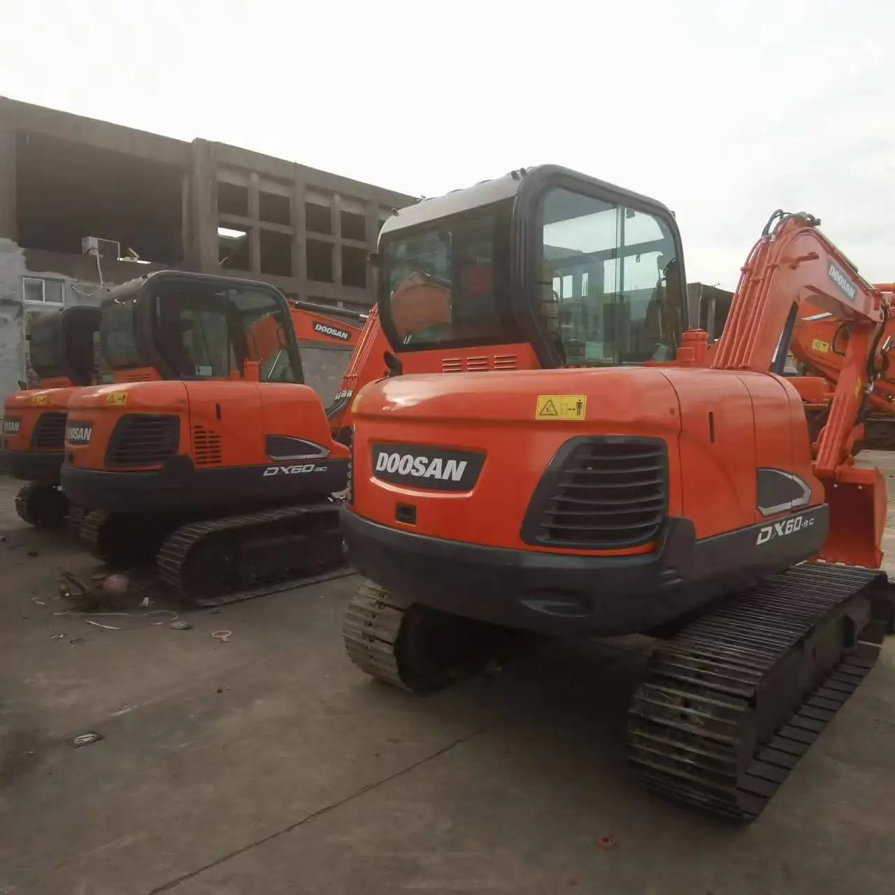 Japan DOOSAN DX60 Used Excavator 6 TONS Second Hand Digger DH60 Mini Hydraulic Crawler Excavators for sale