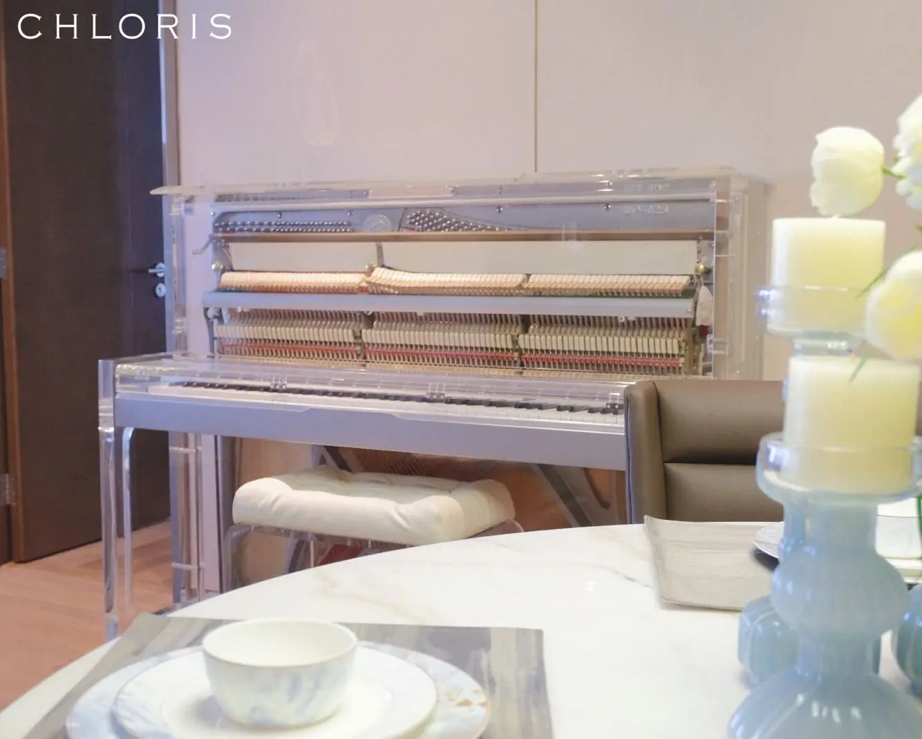 Стоячее пианино HU-123A с украшением в виде кристаллов фортепиано с акриловым скамья для фортепиано
