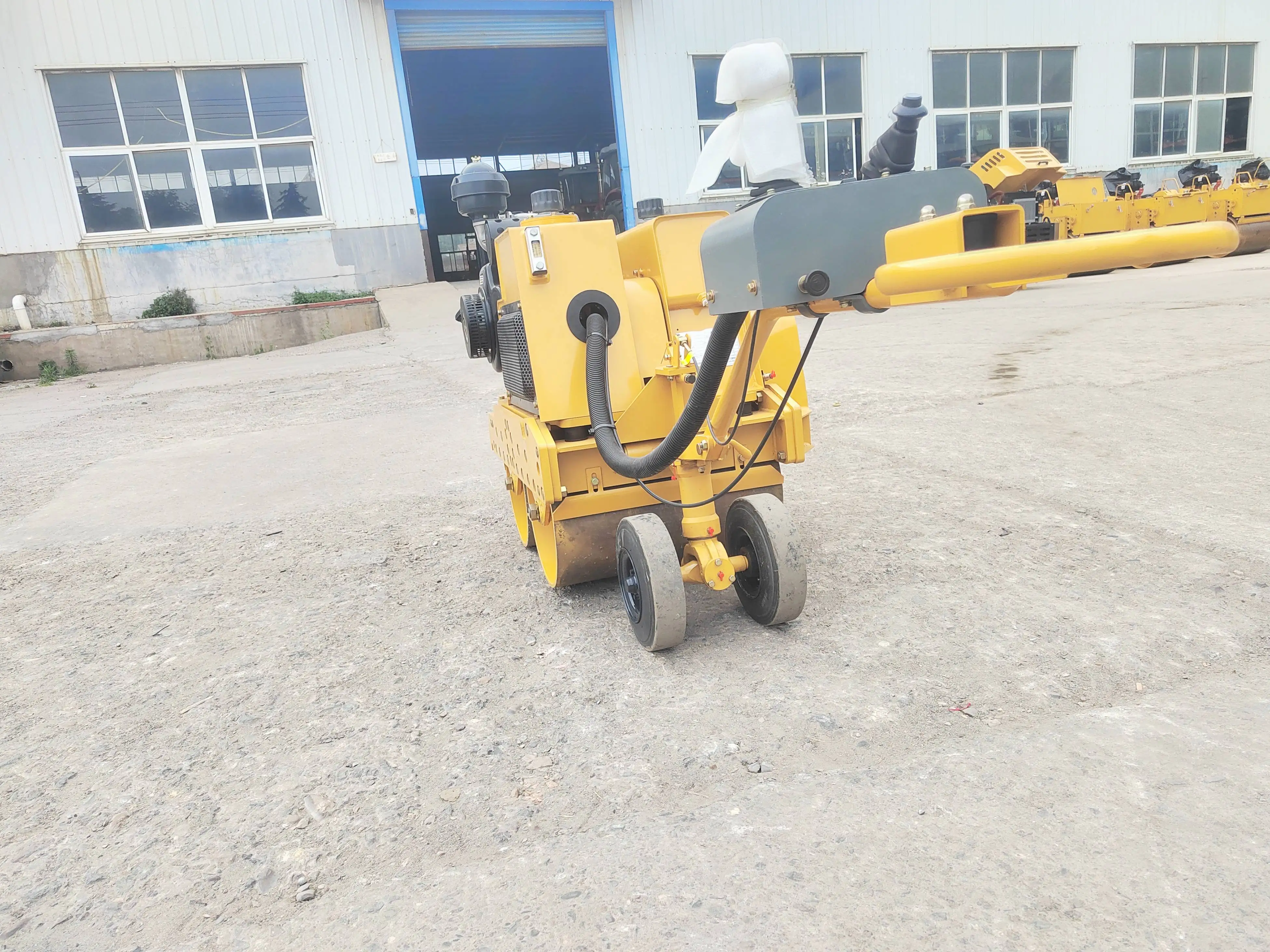 Factory Directly Customized Manual Vibrating Road Roller Road Compact Roller Machine Hydraulic Vibratory Road Roller