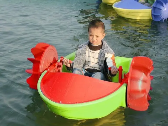 High quality export Different colors Children loved adult electric bumper boat price for pool