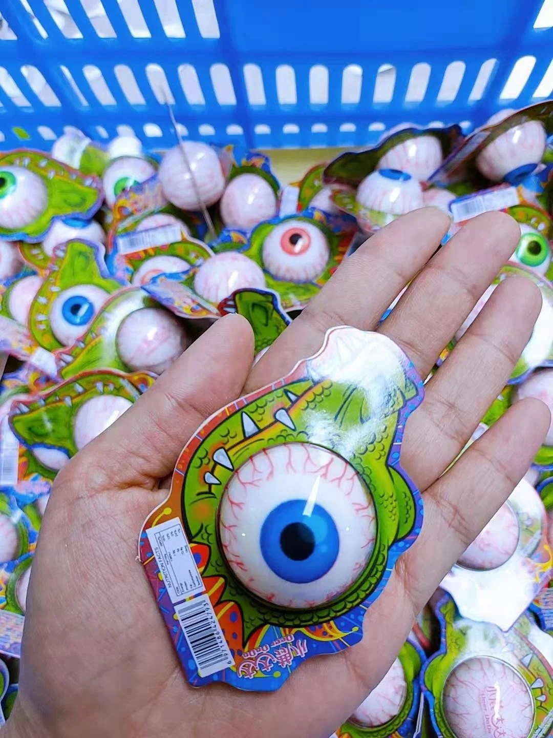 Custom Crocodile Eyeball Shape Juice Filled Gummy Candies