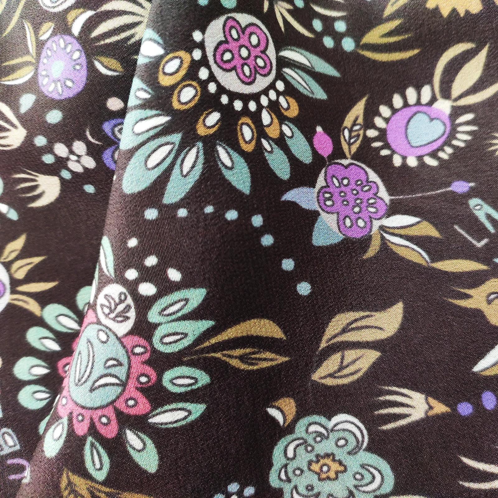
Wholesale Factory Custom Cartoon Floral Print Silk Satin Fabric Twill Silk Satin Shawl Silk Crepe Fabric 