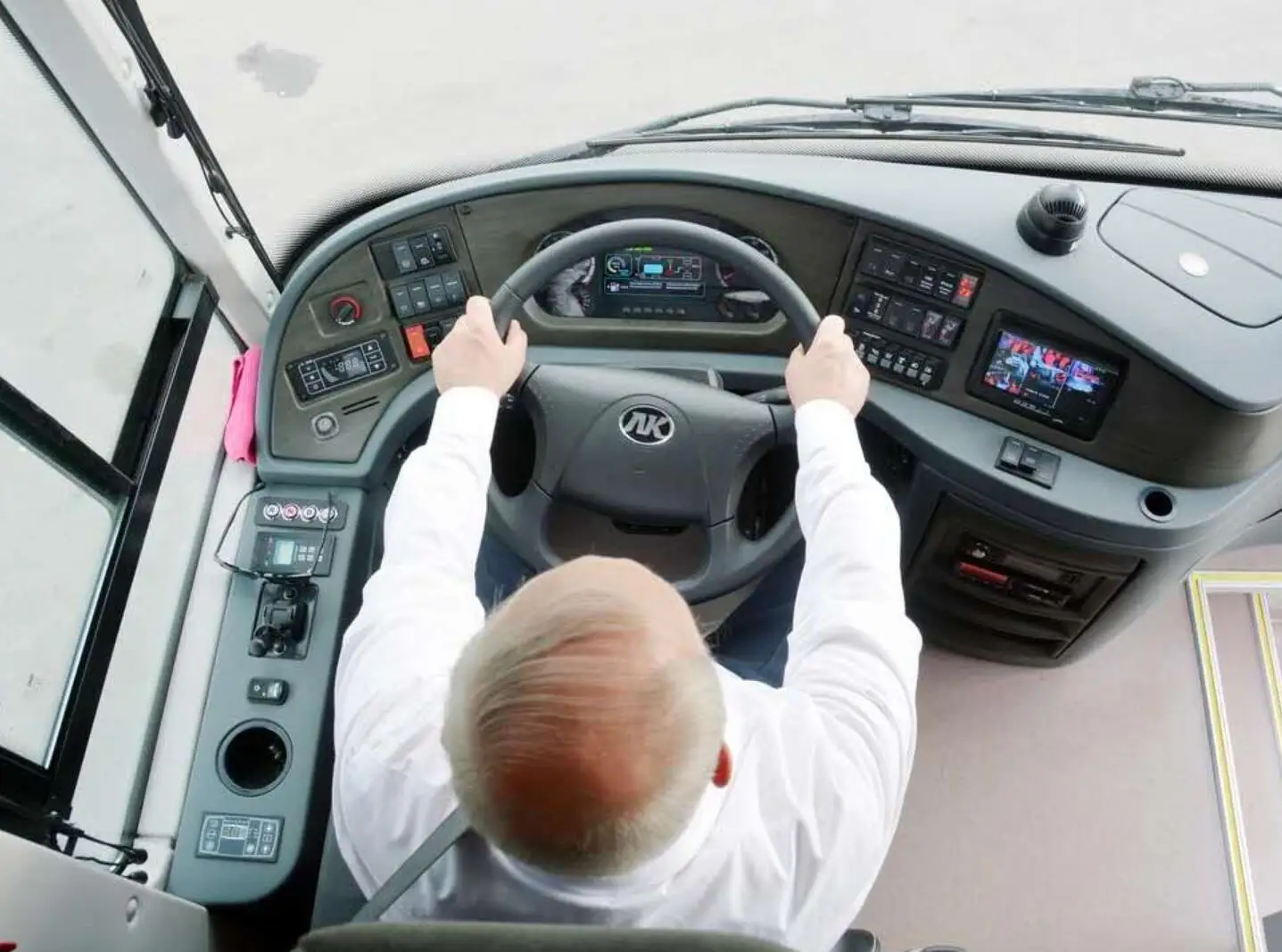  Электрический роскошный туристический автобус Ankai 45 сидений батарея