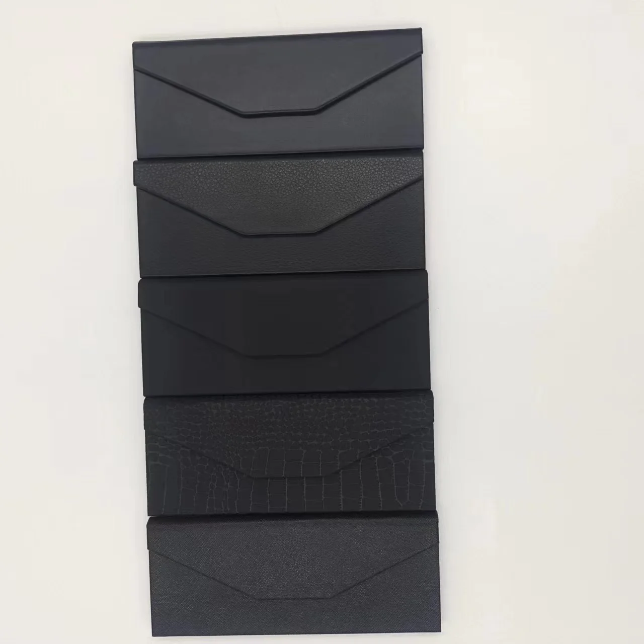 2024 New Fashion PU Leather Cover Glasses Box Sunglasses Case for Women Men Glasses Portable Soft Glasses with package