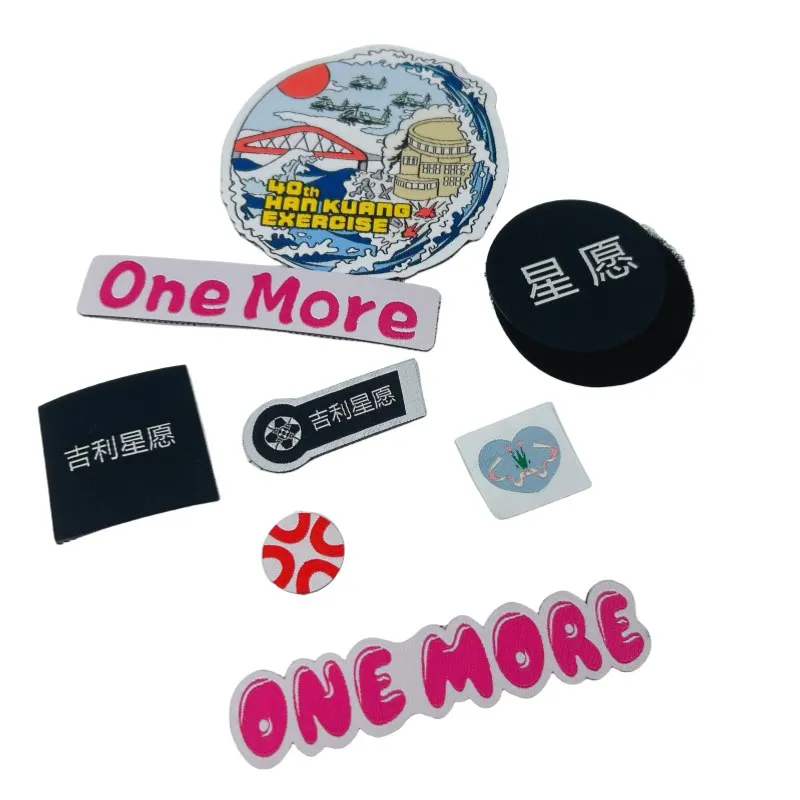 Вышитые нашивки из джинсовой ткани на заказ