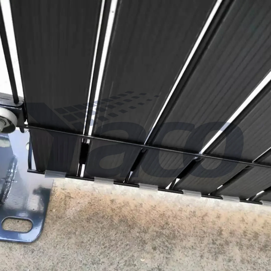 Single Wall Bottom Locking Privacy Slat for welded fence