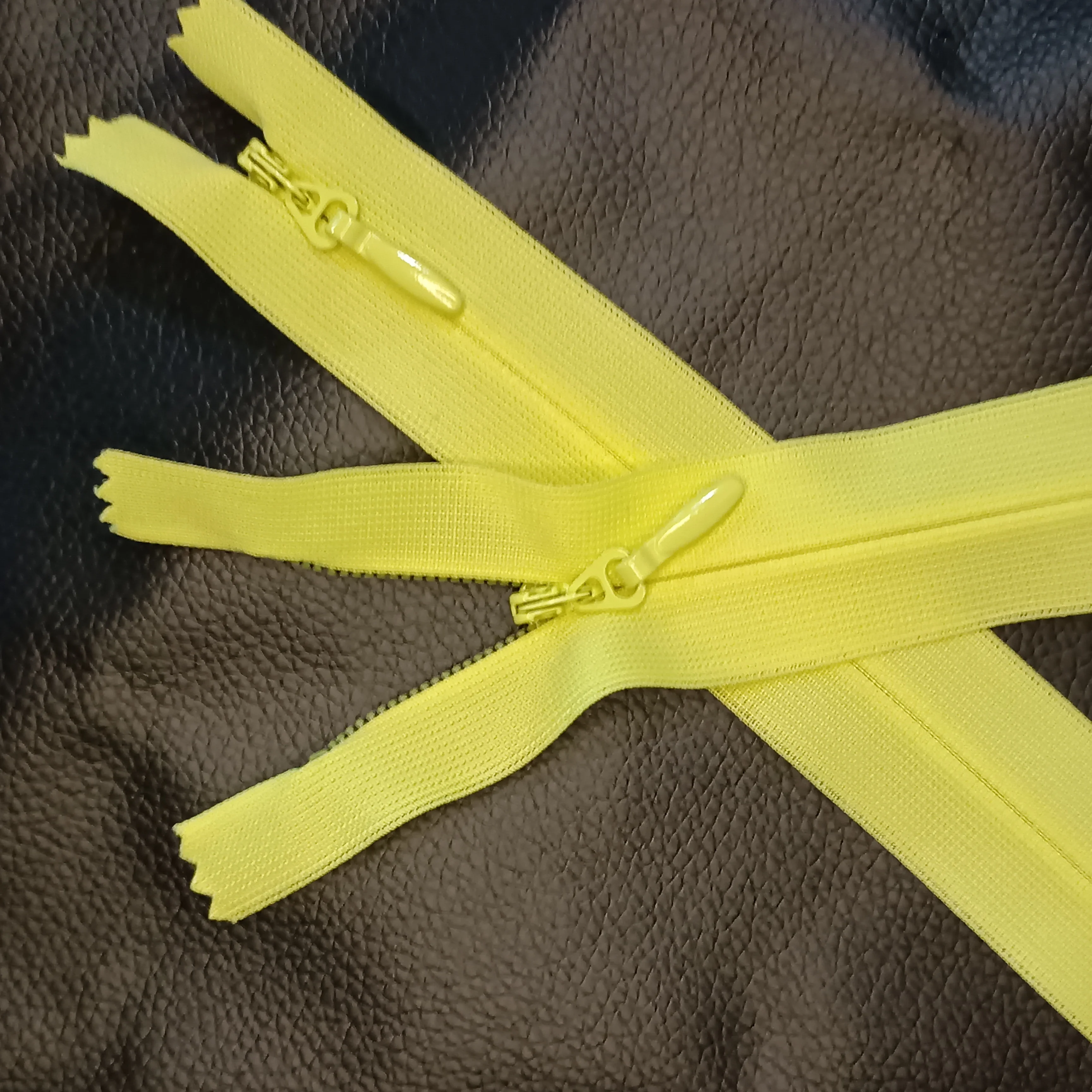 Guangzhou factory direct sales Zip 3# Invisible mesh edge closed end zippers with sliders for clothing