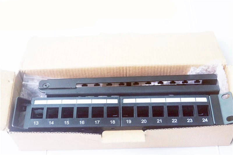  24 порта RJ45 прямоугольный патч-панель Cat7 с встроенным соединителем или разъемом keystone