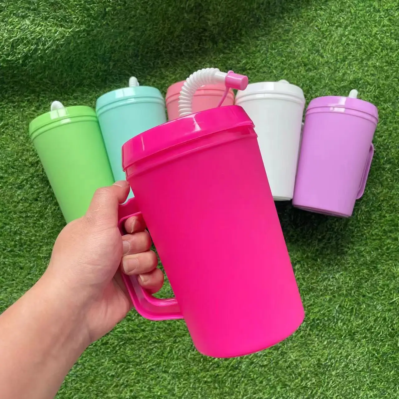 Hot Selling Custom Logo Double Wall Plastic 22oz 34oz Solid Trucker Mug Double Wall PP Plastic Mugs with Handle