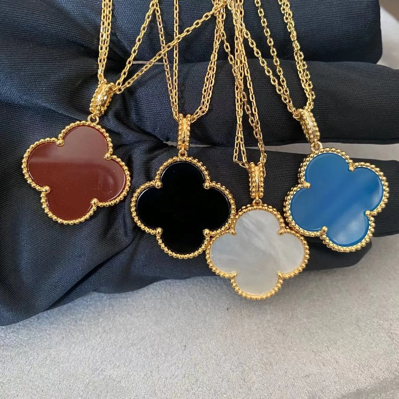 New Large Flower Necklace Sweater Necklace Plated with 18k Gold 25mm Flower Versatile High end Jewelry