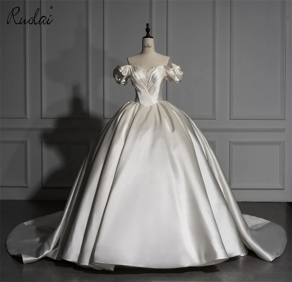 Ruolai ZD05056 Sweetheart Ball Gown Sample Off-the-shoulder and Lace-up Ball Gown Wedding dresses