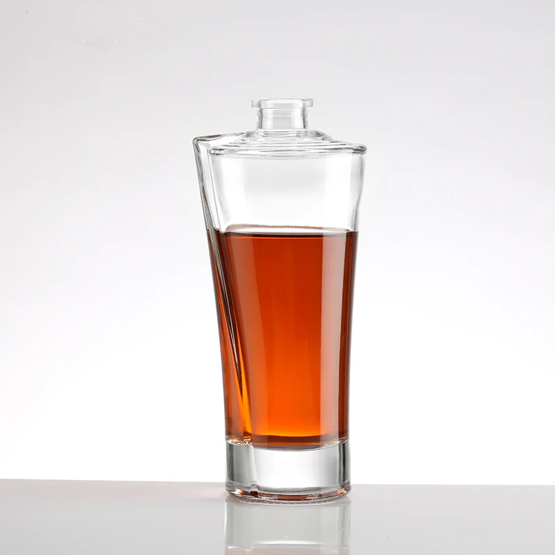 Top Grade empty 500ml gold black liquor spirits brandy whiskey vodka in 750ml glass bottles with stopper