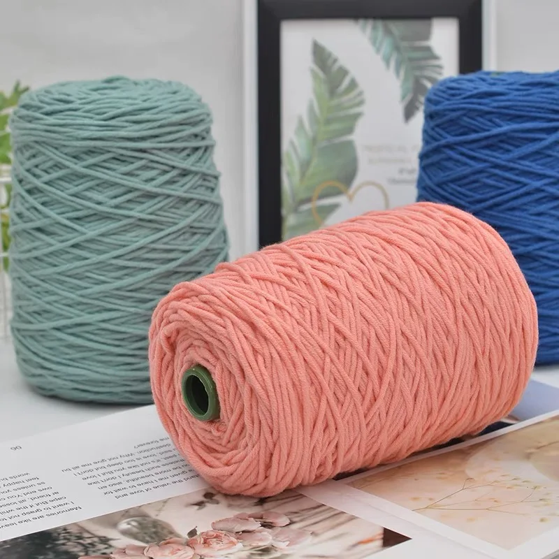 Best-Selling various Colors 550g Hand Tufting Acrylic Yarn 5ply 2mm Thick Tufted Yarn for Rugs and Carpets