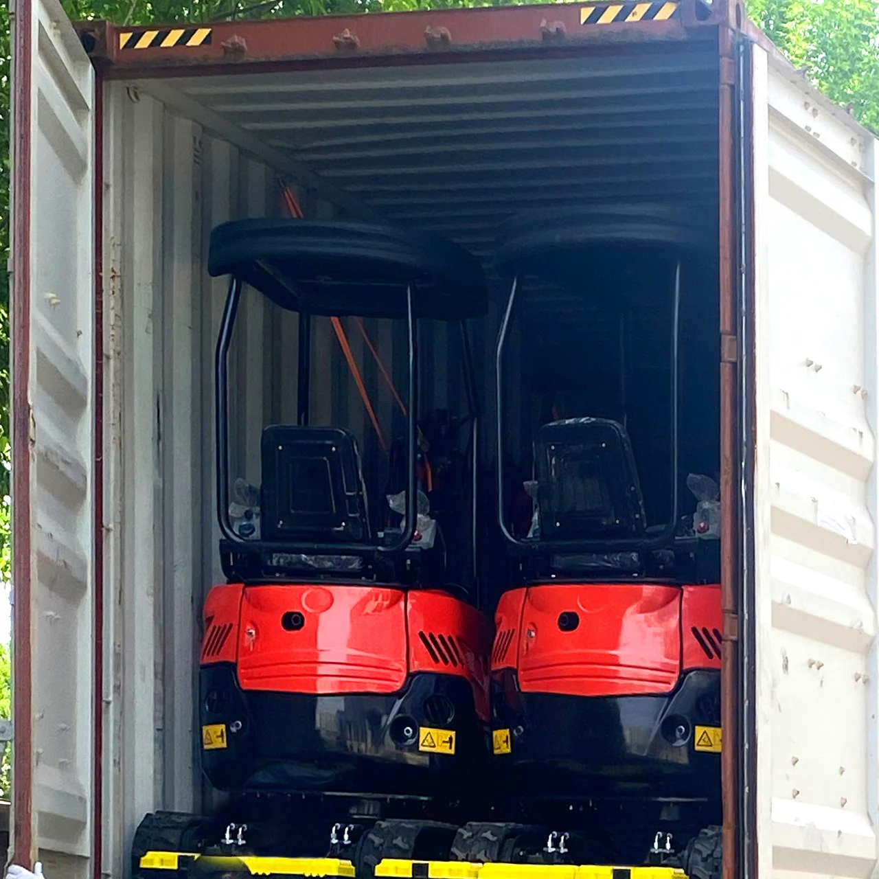 China Widely Used EPA Kubota Farm Mini Excavator 1.8 Ton 2 Ton Small Digger Excavator For Family Garden