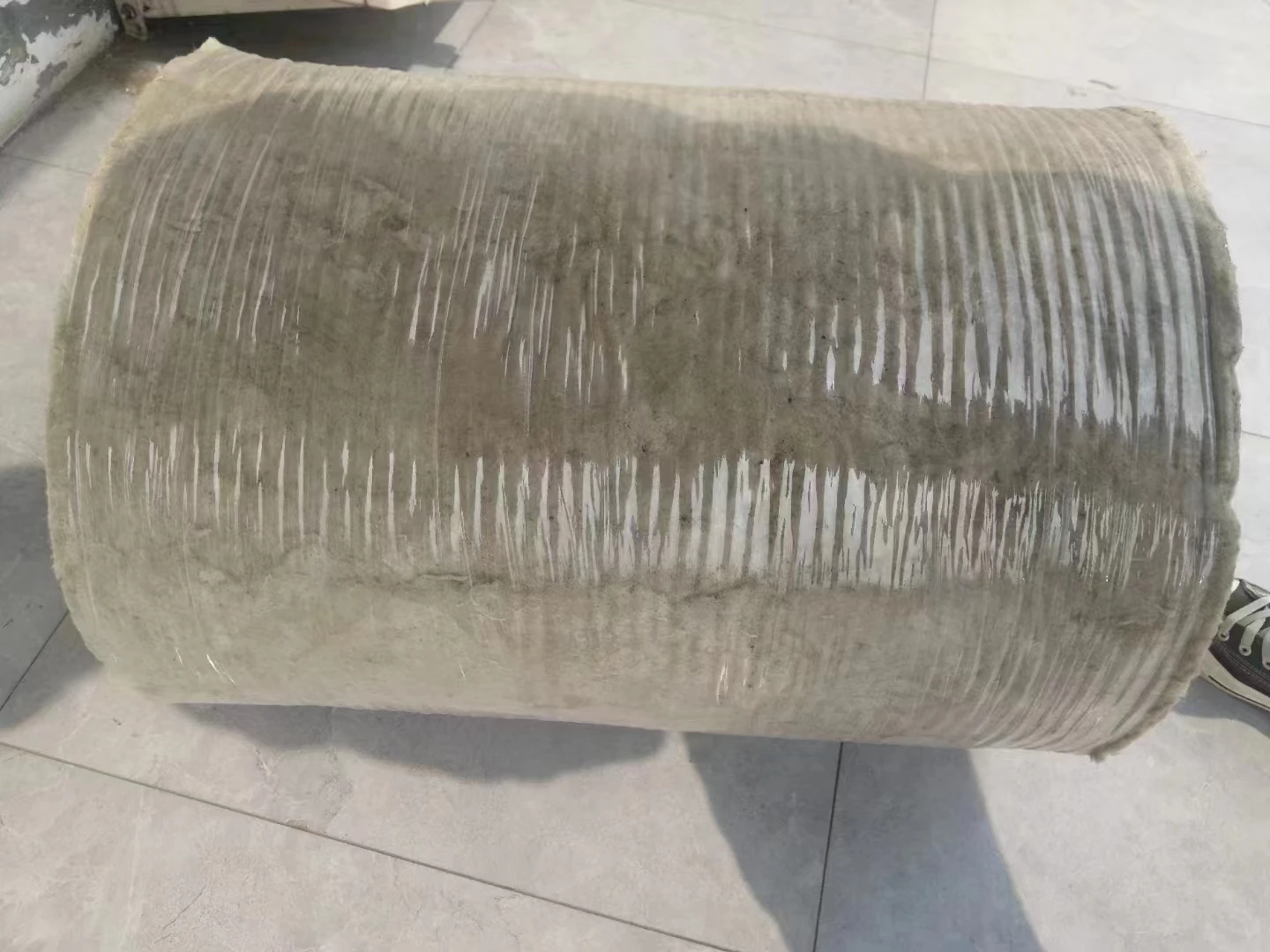 Thermally Insulated Sound Absorbing Materials Shrink Packing Fireproof Mineral wool board roll felt  For Steel Buildings Roof