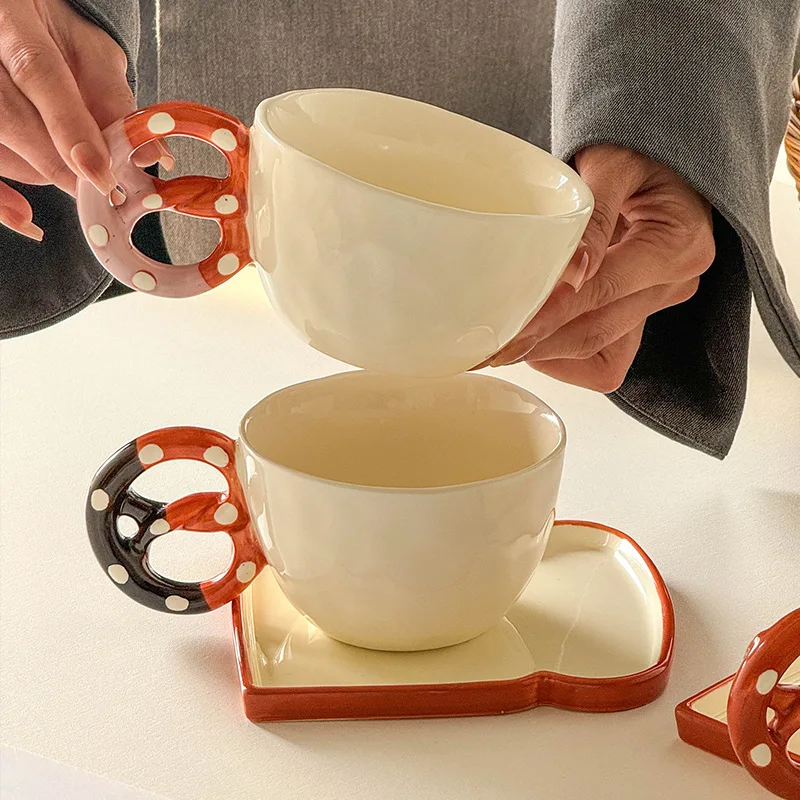 Lelyi Factory direct sales Ins cute irregular butterfly biscuits alkaline water knot mugs and exquisite ceramic cup and plate