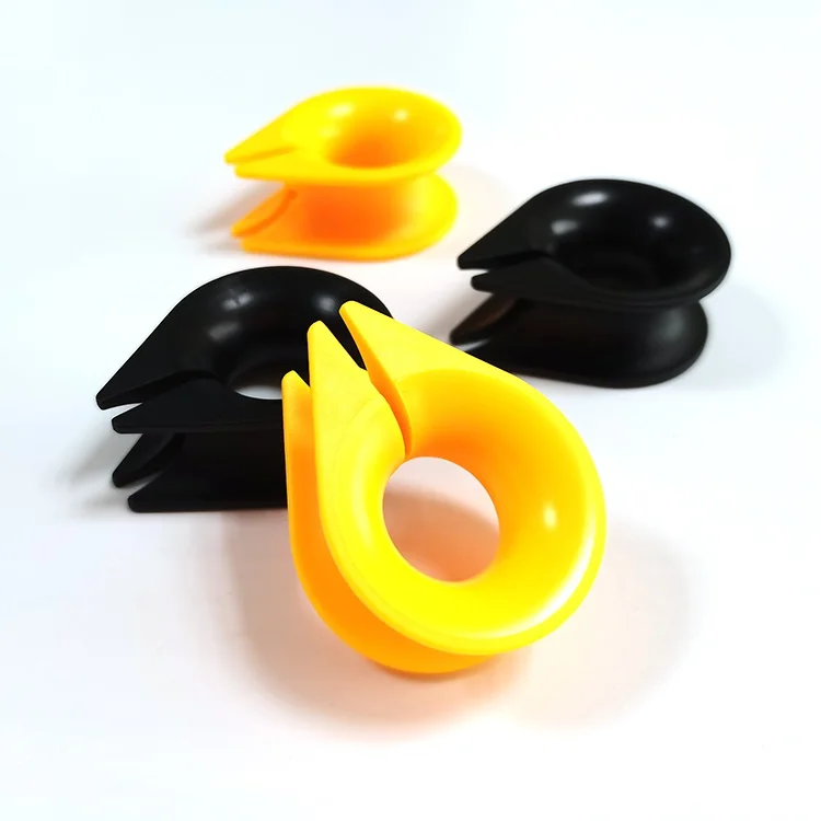 Small plastic open thimble for 16mm combination rope