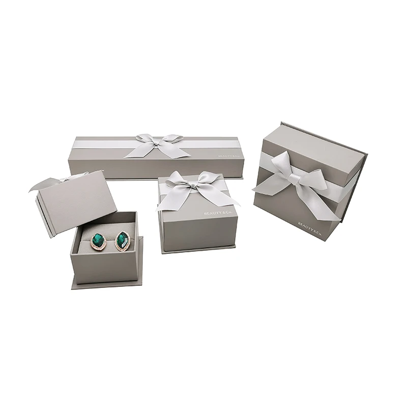 Custom White Luxury Jewelry Gift Box Simple Style Rectangle/Oval Paper and Fabric Material for Necklace Packaging