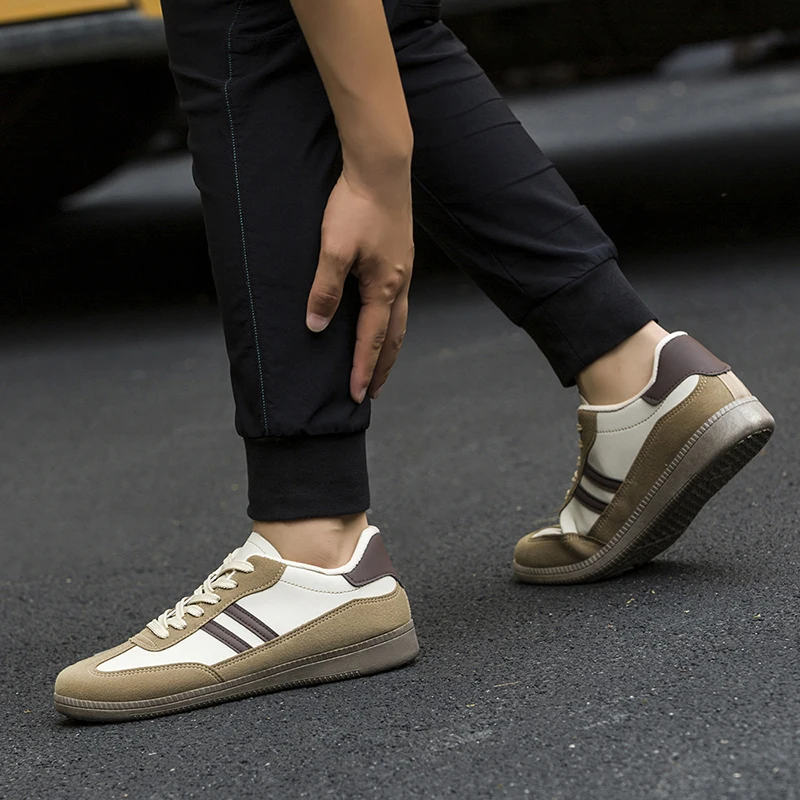 Manufacturer sale custom logo classic retro leisure walking training casual light weight men flat shoes sports tennis sneakers