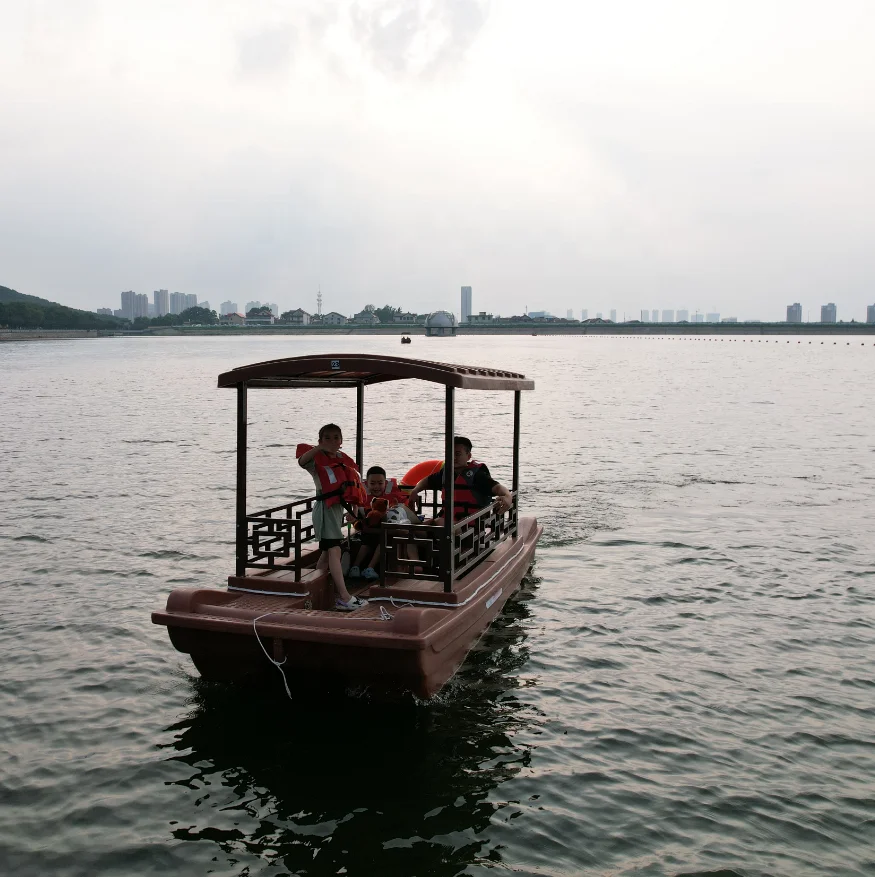 PE 5 seat Leisure Electric Chinese boat
