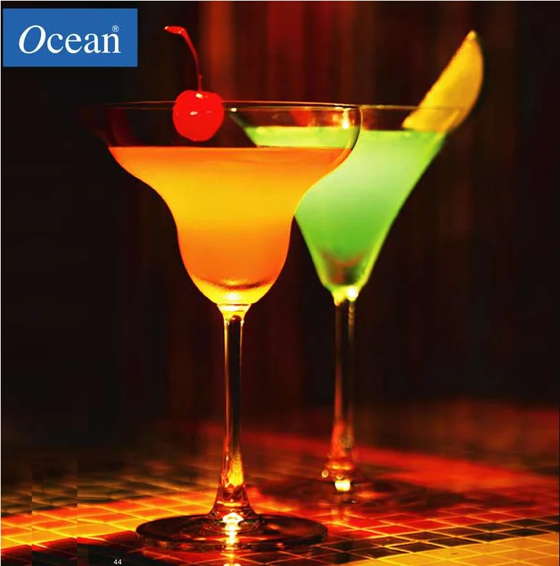 Wholesale  Drinkwares Hurricane Cocktail Glasses Ps Plastic Margarita Cups Wine Glass