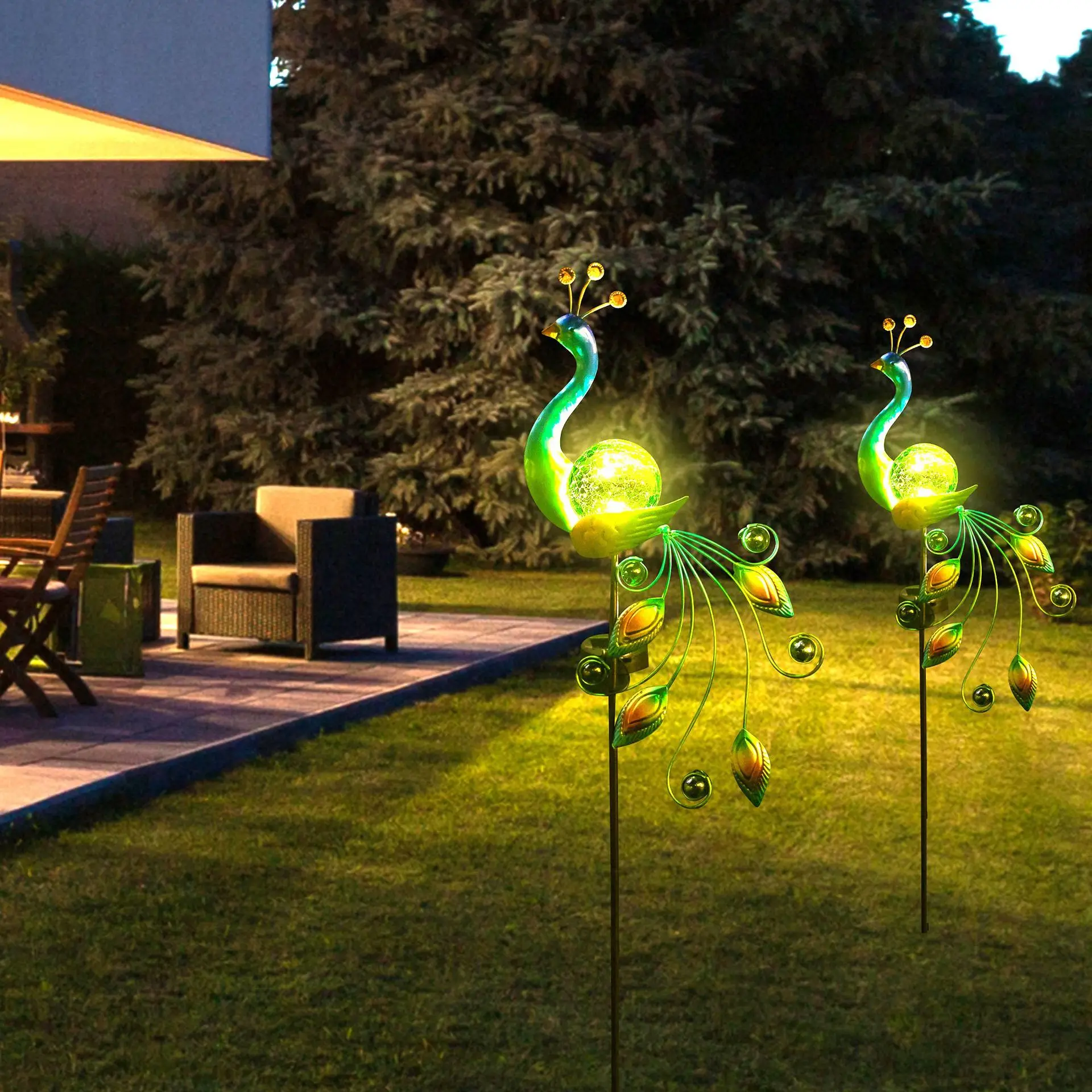 Solar Peacock Garden Light Outdoor Decoration Garden Light, Waterproof Trail Light Lawn Courtyard Decoration