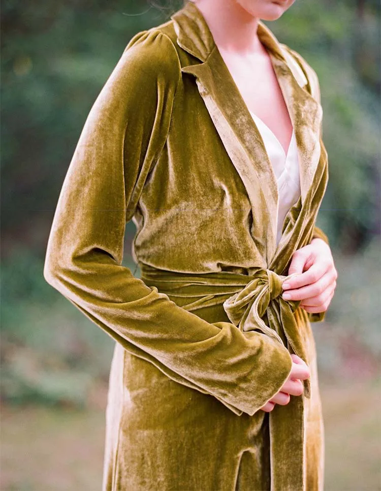 Beautifully Notched Collar Silk/Rayon Blend Velvet  Unlined  Silky  Long  Luxury  Velvet Robe