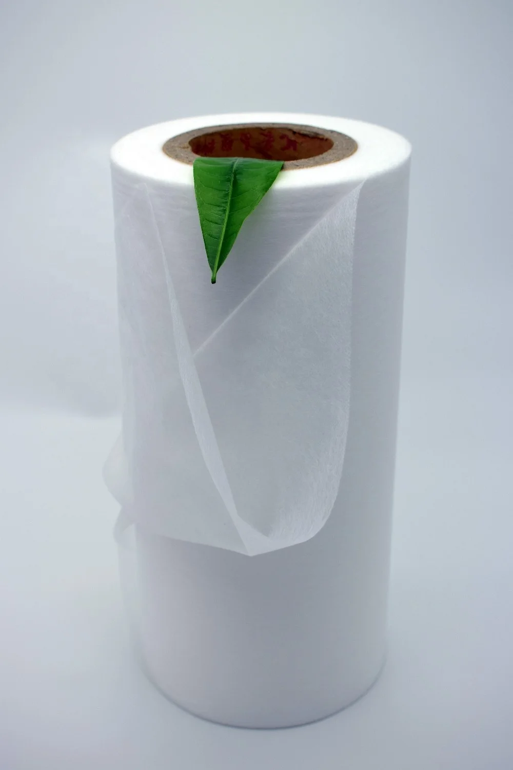 Hydrophobic SMS spunbond Fabric baby diaper raw materials 3d embossed nonwoven napkin pad super soft nonwoven