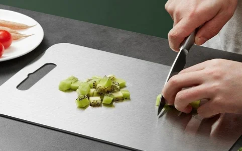 Wholesale 2.0mm stainless steel chopping board rectangle shape and round corners non-cutting hand cutting board kitchenware