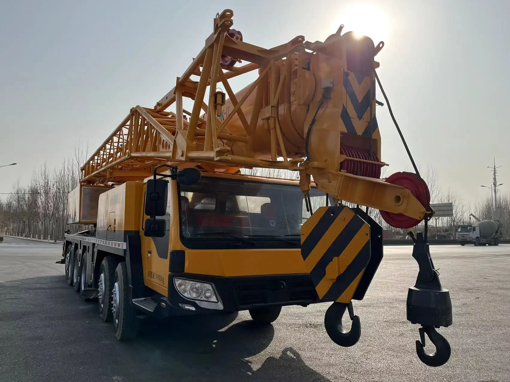 Используемый XC MG 100ton мобильный гидравлический QY100K автокран цена/гидравлический