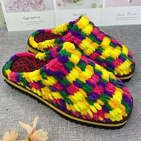 2023 colorful female handworking knitted wool indoor house slippers strawberry winter Christmas home slippers for men women