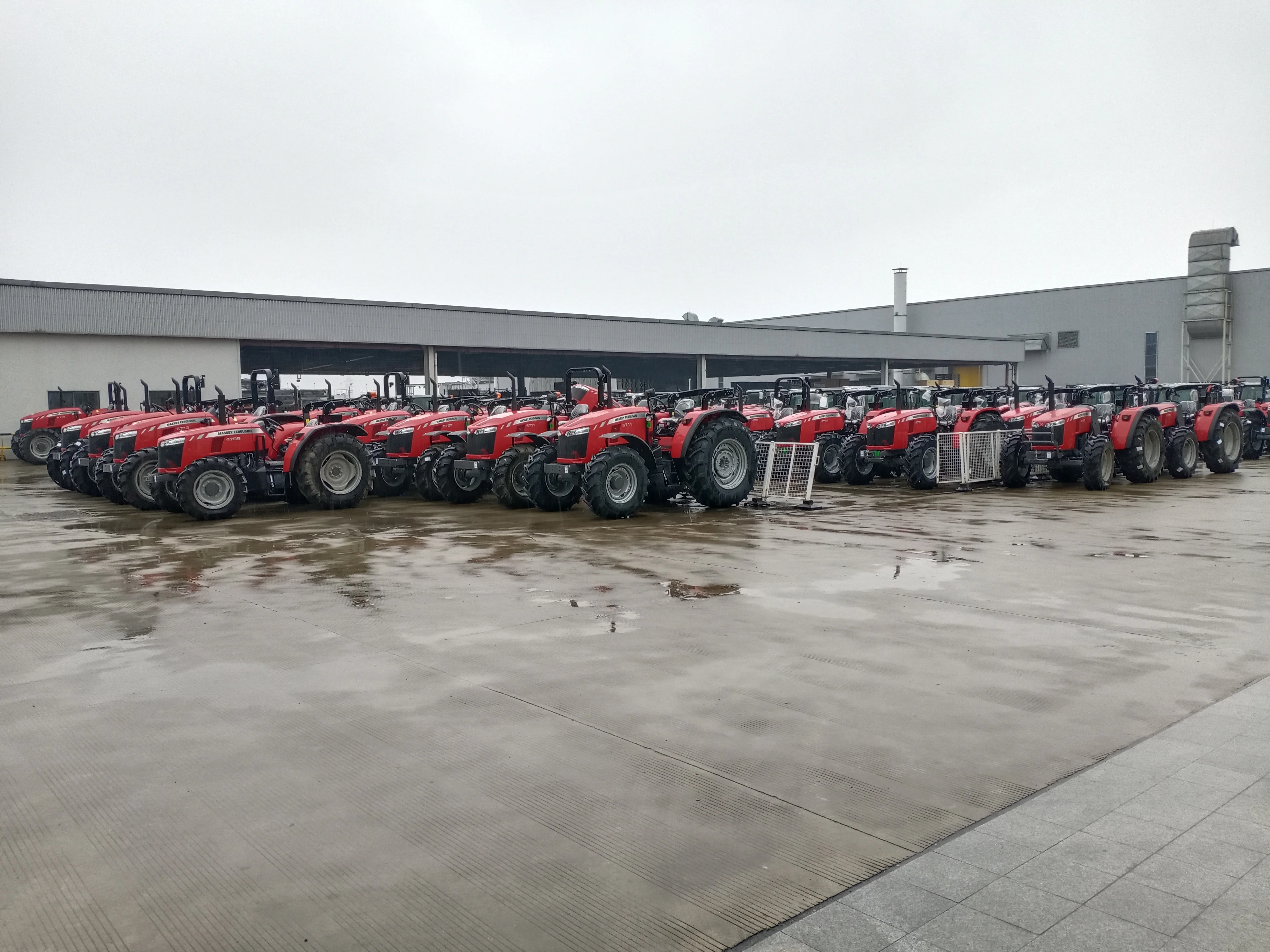 Farm Tractor None Power and Farms Applicable Industries Massey Ferguson Used Cheap Mf 1204