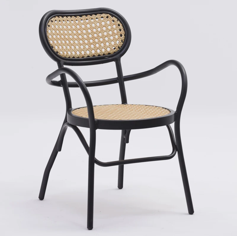 O-003 4 сиденья черного алюминиевого ротанга стекло круглым открытый ресторан кафе мебели бистро набор из стола и стульев