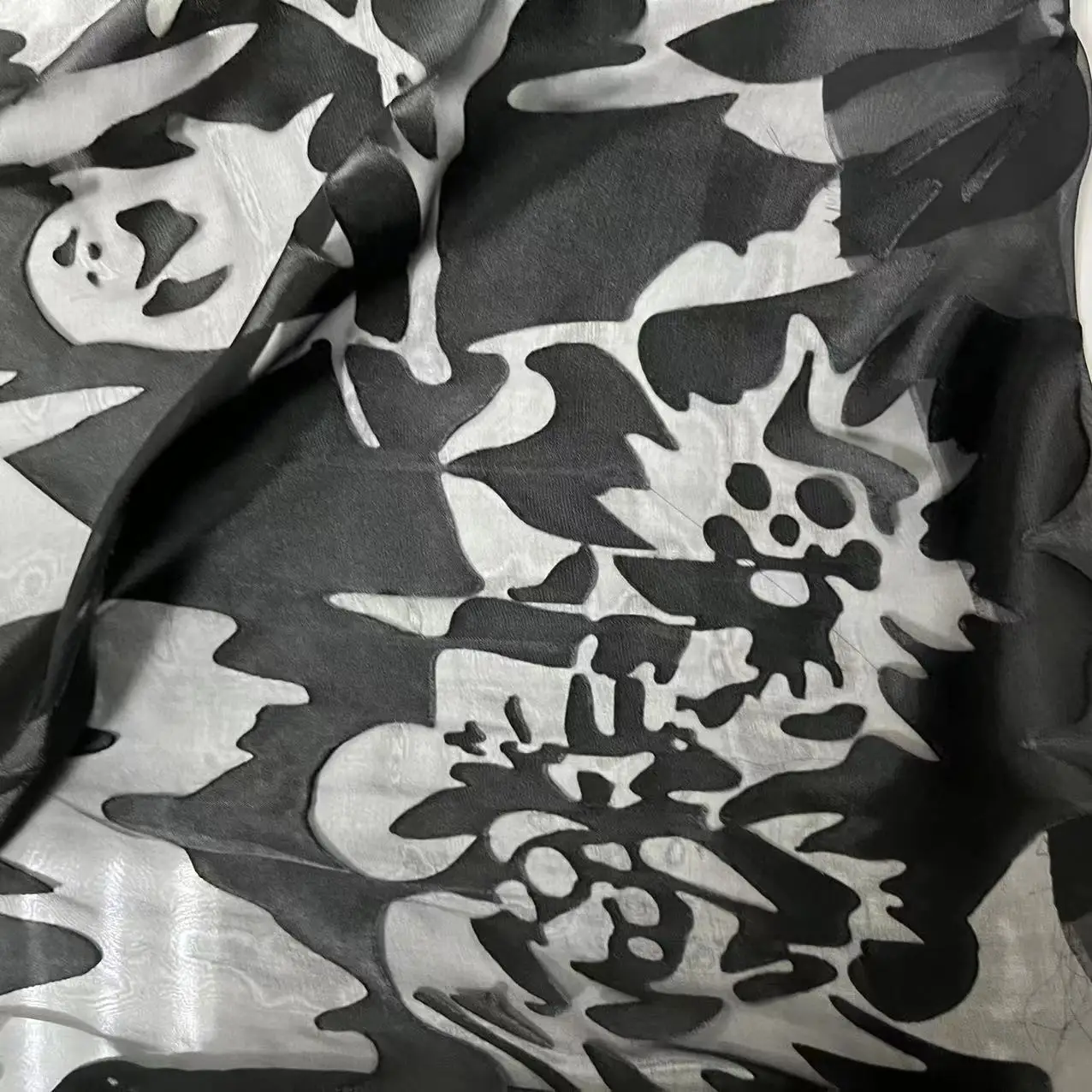 30% Silk 70% Viscose Satin Burn Out Flower Printed Silk Woven Fabric Burnout Silk Velvet Fabric for Dress Sari