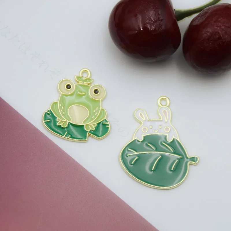 Frog Pendant (1).jpg