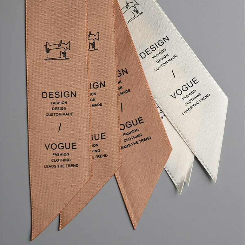 Fashion New hanging tags ribbon folded craft paper design clothing stock tag labels with logo custom hang tags