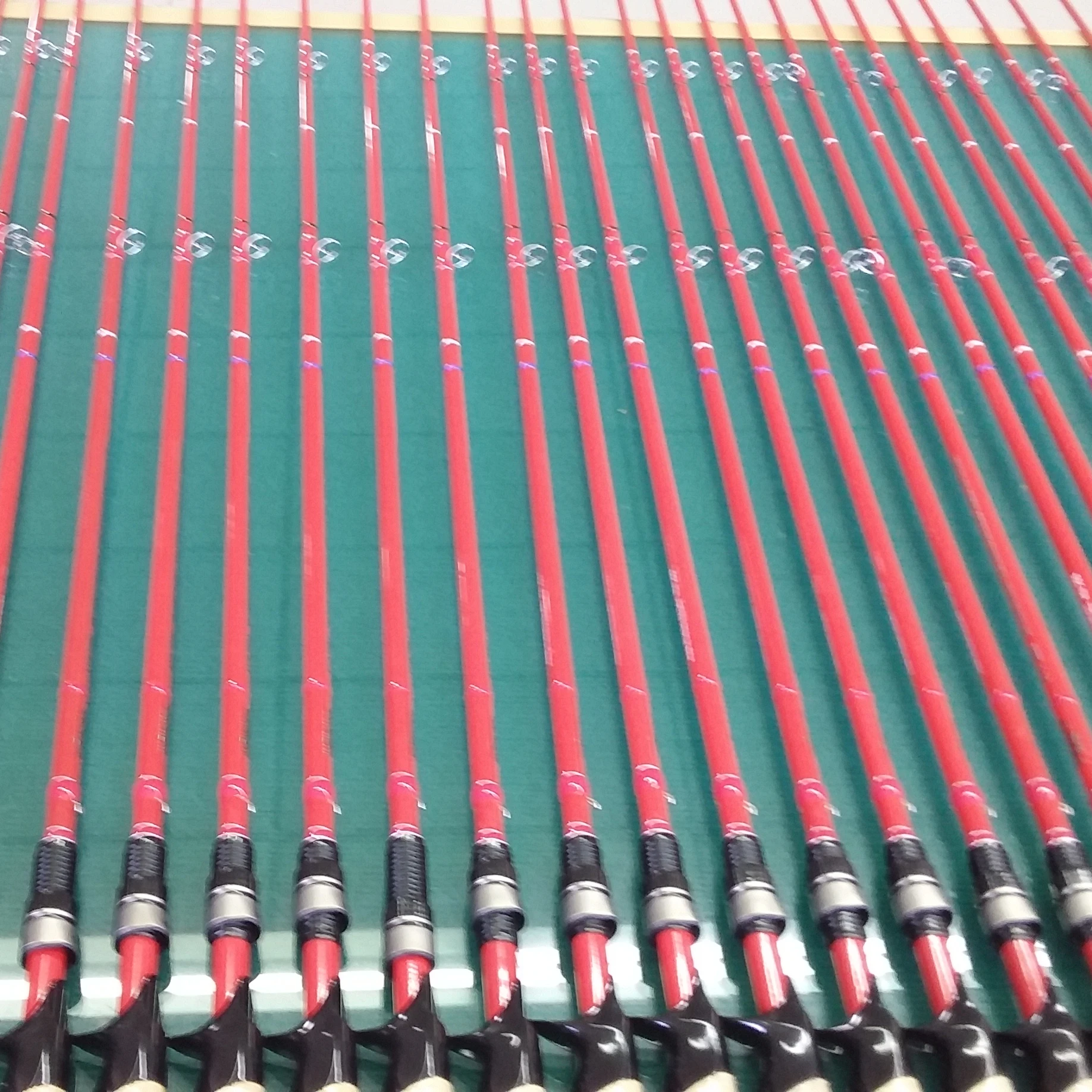 Специально изготовленная односекционная удочка для ловли окуня