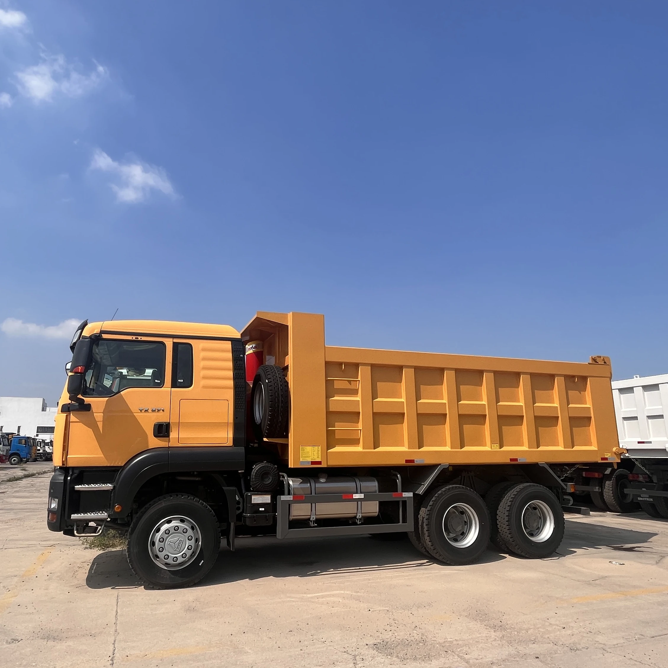 best seller Chinese sinotruck howo 30tons 6*4 371hp dump tipper truck for sale