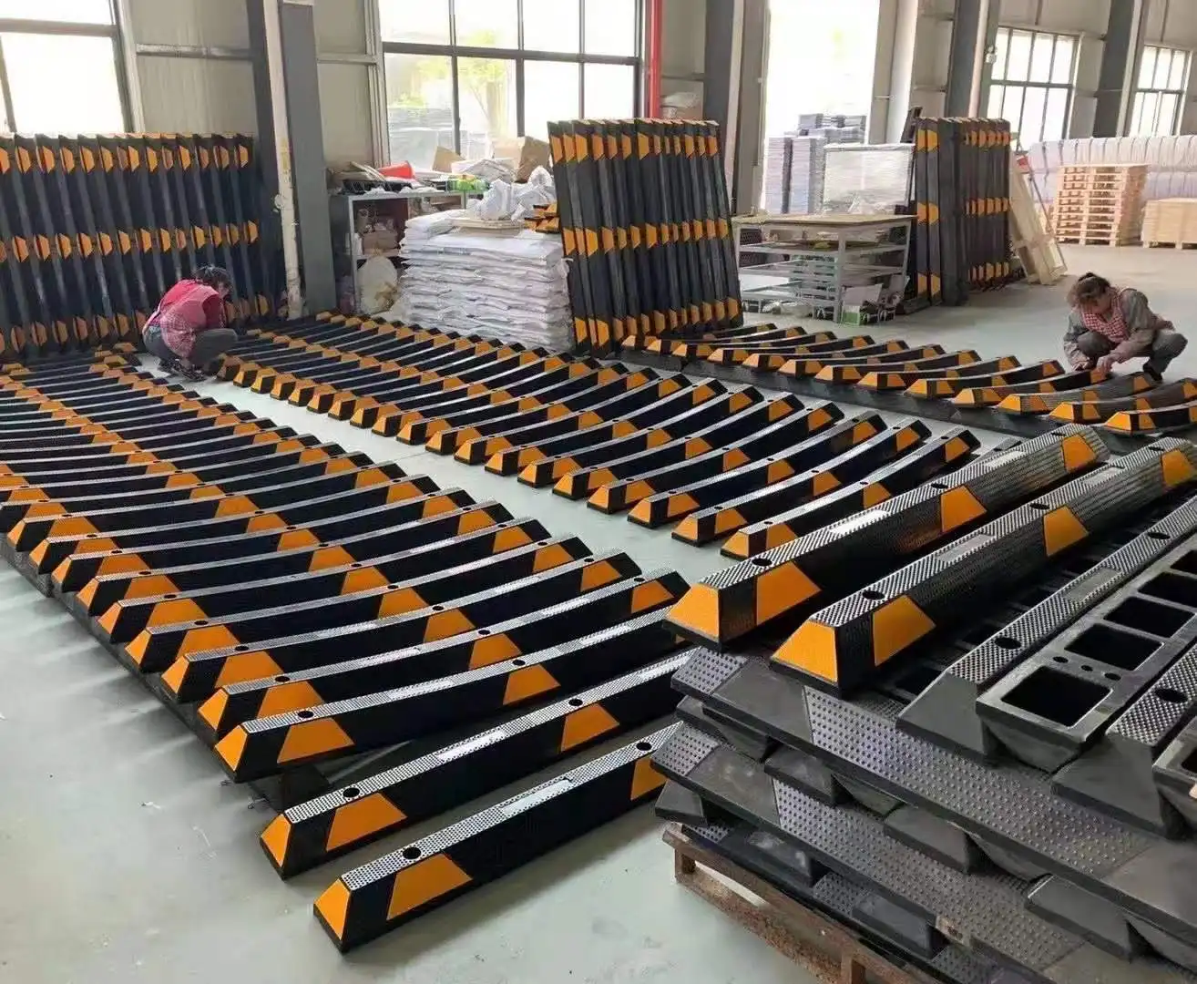 Cheap New Design Garage car parking curb Rubber Wheel stopper for parking lots