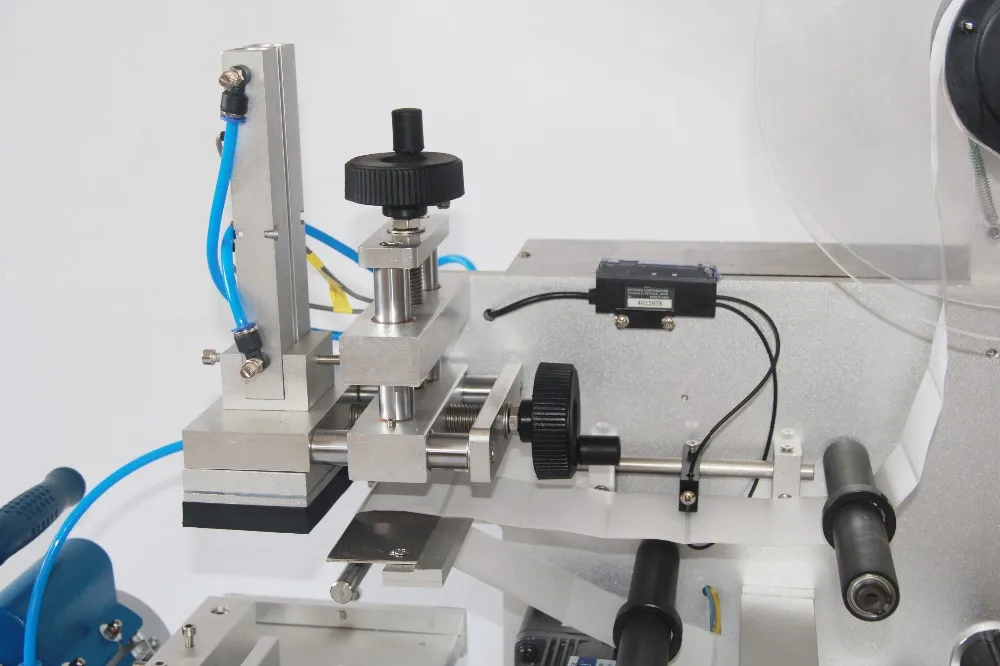 LT PACAK Full Automatic Adhesive  Black Front Boxes Surface Flat Sticker Pouches Bags Bottles Labeler Labeling Machine